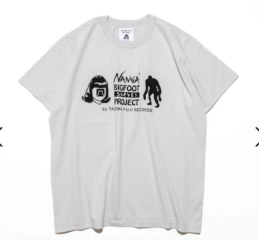 NANGA×TACOMA FUJI RECORDS BIGFOOT SURVEY PROJECT LOGO TEE ICE GRAY